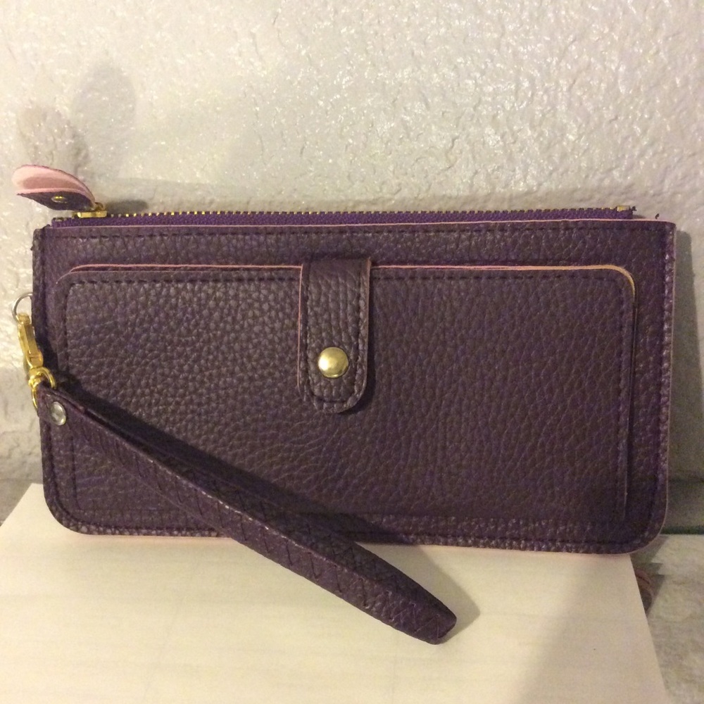 New- YIK FUNG Purple Credit Card Wristlet Wallet